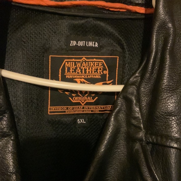 5x woman’s leather motorcycle jacket - Picture 2 of 7